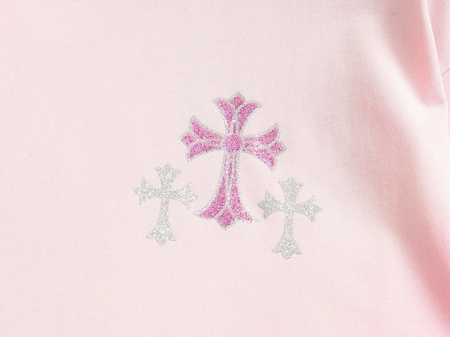 🅿️220 Chrome hearts ch Chrome hearts cross pink hot diamond short-sleeved t-shirt. Advanced tie-dye technology. Large version. Loose and stylish. Low version, slim and long version with upper body and raised hips. 100% commitment: top quality, not fast food. The highest version on the market. Top quality, 320 grams. 26 custom-dyed double yarn cotton, same style for men and women, complete with three standards. Color: Six colors available, available to the public. Size: XS-L. Size chart: